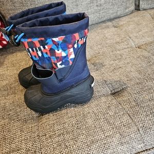 Columbia Little Kids Powderbug Plus II Print Snow Boot